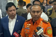 Bantu Cari Korban Jiwa...