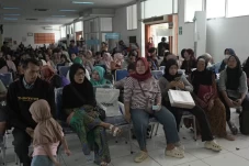 Pos Indonesia Salurkan...