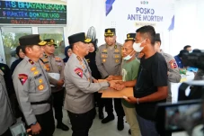 Wakapolri Temui Keluarga...