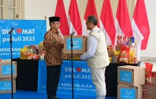 Kemlu Kirim Bantuan...