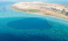 Lubang Biru di Arab...