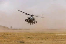 8 Helikopter Serang...