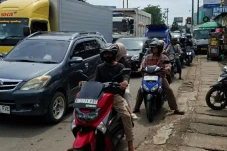 Masyarakat Desak Gubernur...