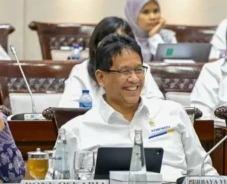 Tarik Bea Keluar Batu...
