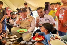 Bambang Haryo Gandeng...