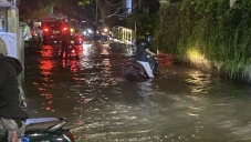Jalan Prapanca 5 Banjir,...