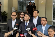 Kuasa Hukum Jokowi Hadiri...
