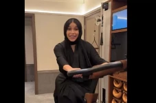 Cardi B Pakai Hijab...