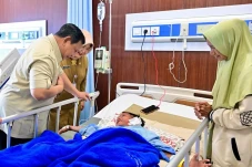 Prabowo Jenguk Siswa...