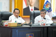 Gubernur Titik Sentral...
