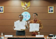 Dewan Pers-KPPU Teken...