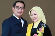Sidang Cerai Perdana,...