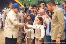 Haru, Prabowo Tinjau...