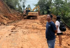 Perbaikan Rumah Rusak...