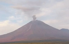 Gunung Semeru Erupsi...