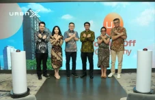 Topping Off Apartemen...