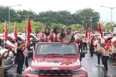 Risma Apresiasi Sopir...