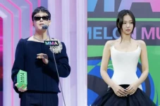 G-Dragon Sapu Tiga Daesang...