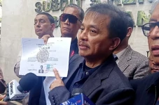 Roy Suryo Cs Datangi...
