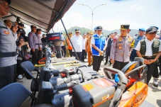 Tinjau Pelabuhan Merak,...