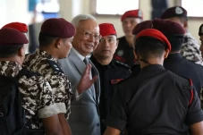 Pengadilan Malaysia...