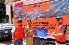 AKPI Distribusikan Bantuan...