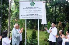 Kemenag Resmikan Papan...