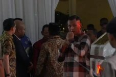 Presiden Prabowo Kunjungi...