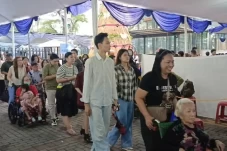 Jemaat Terbantu Misa...