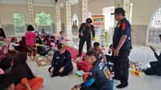 Polri Gelar Bakti Kesehatan...