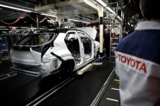Produksi Toyota Anjlok...