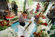 Kapolri Ziarah ke Makam...