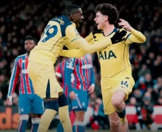 Hasil Liga Inggris:...