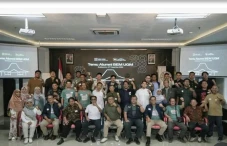Anies Bagikan Momen...