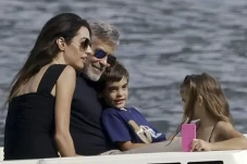 George Clooney dan Keluarga...