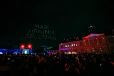 Donasi Saat Malam Tahun...