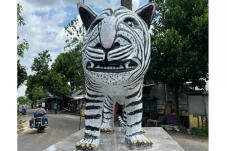 Patung Macan Putih Viral...