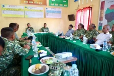 Tinjau Kuala Tamiang,...
