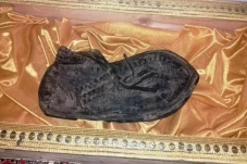 Hikmah Sandal Rasulullah...