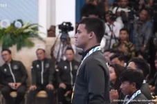 Rizki Juniansyah Naik...