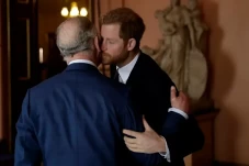 Pangeran Harry ke Inggris...
