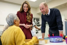 Kate Middleton Perkenalkan...