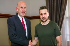 Menhan Inggris Sesumbar...