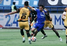 Thom Haye dan Keluarganya...