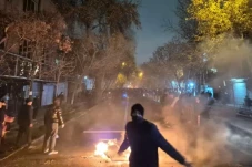 Menlu Iran Sebut Penanganan...