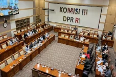 Komisi III DPR Mulai...