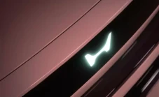 Honda Kenalkan Logo...