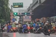Imbas Banjir di Jalan...