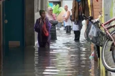 Banjir Rendam Pegangsaan...