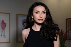 Profil Manohara, Artis...